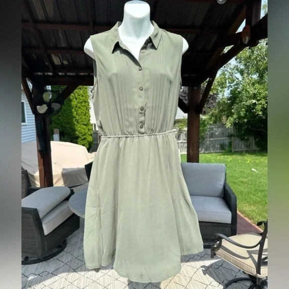 Maison Jules Brand (Set of Two) Green and Maroon Dresses Size Large - Picture 9 of 11